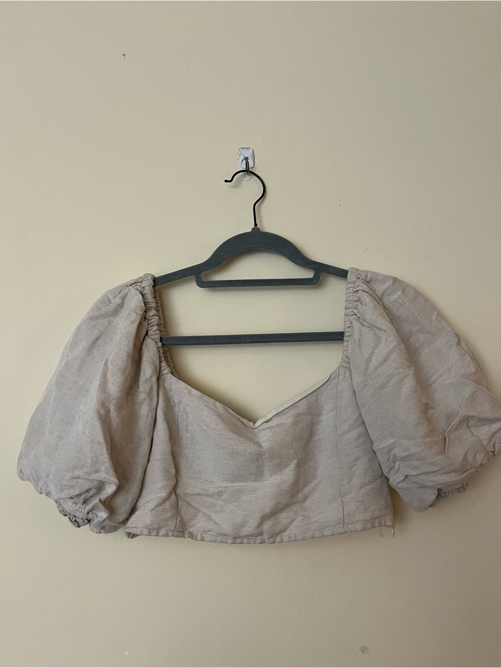 vestique Cream Puff Sleeve Crop Top